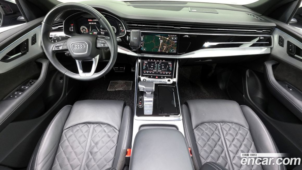 Audi Q8 55 TFSI Quattro Premium, 2022