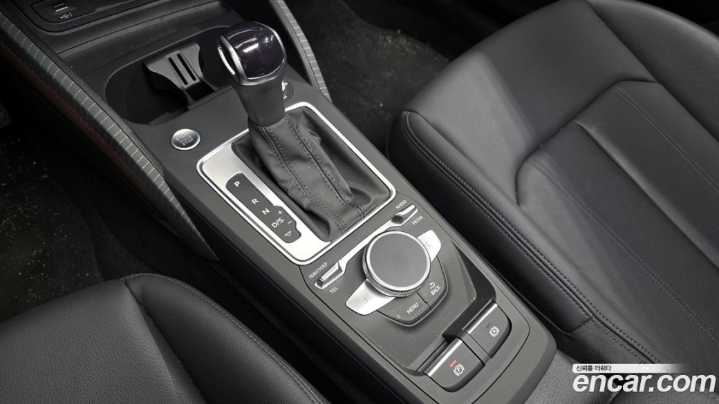 Audi Q2 35 TDI Premium, 2023