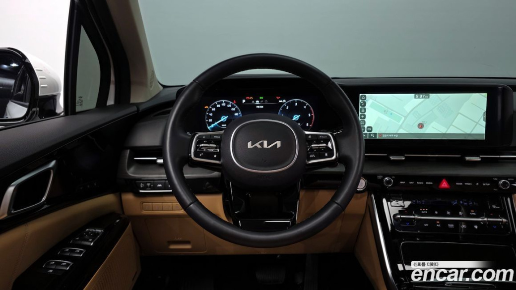 Kia Carnival 7-Seater Signature, 2023
