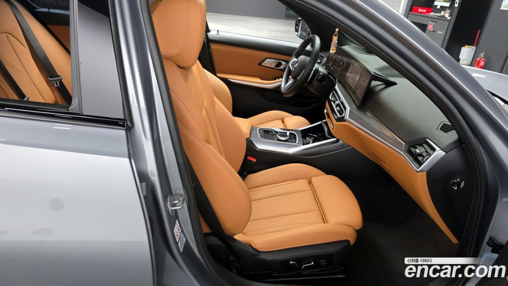 BMW 3-Series 320i M Sport, 2024