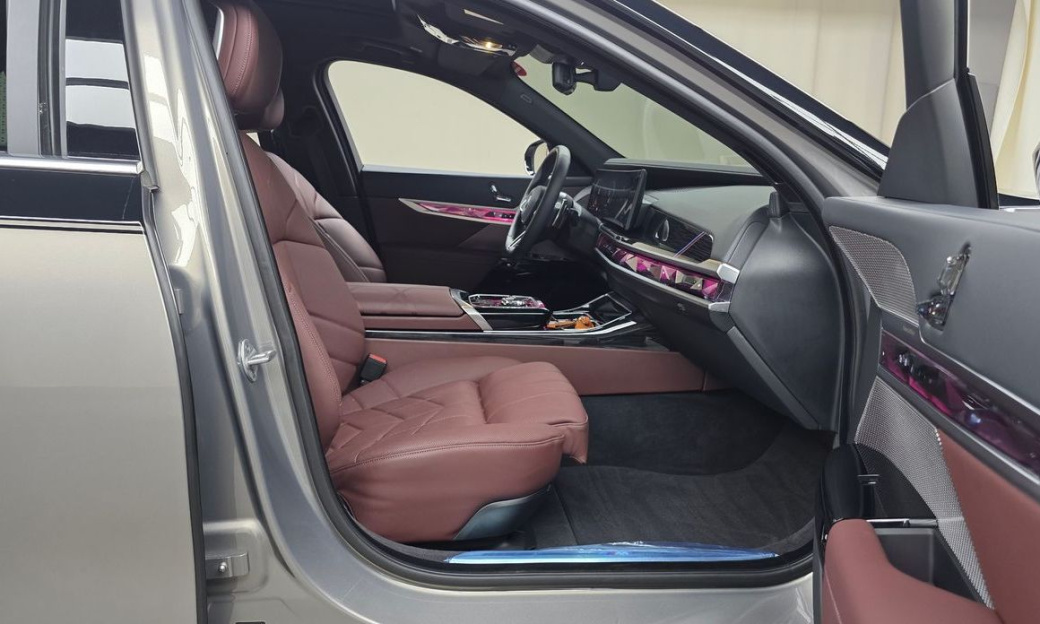 BMW 7-Series 740d xDrive M Sport, 2025