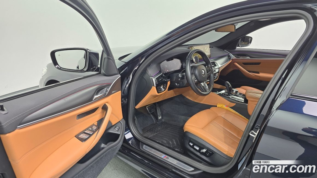 BMW 5-Series 520i M Sport, 2023