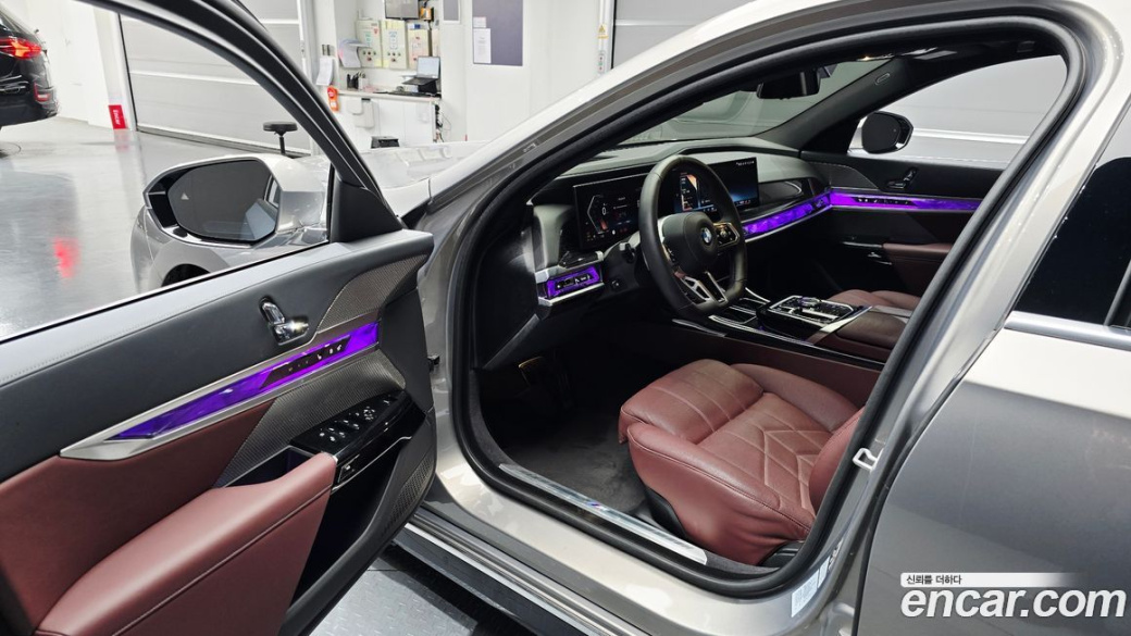 BMW 7-Series 740i xDrive M Sport, 2025