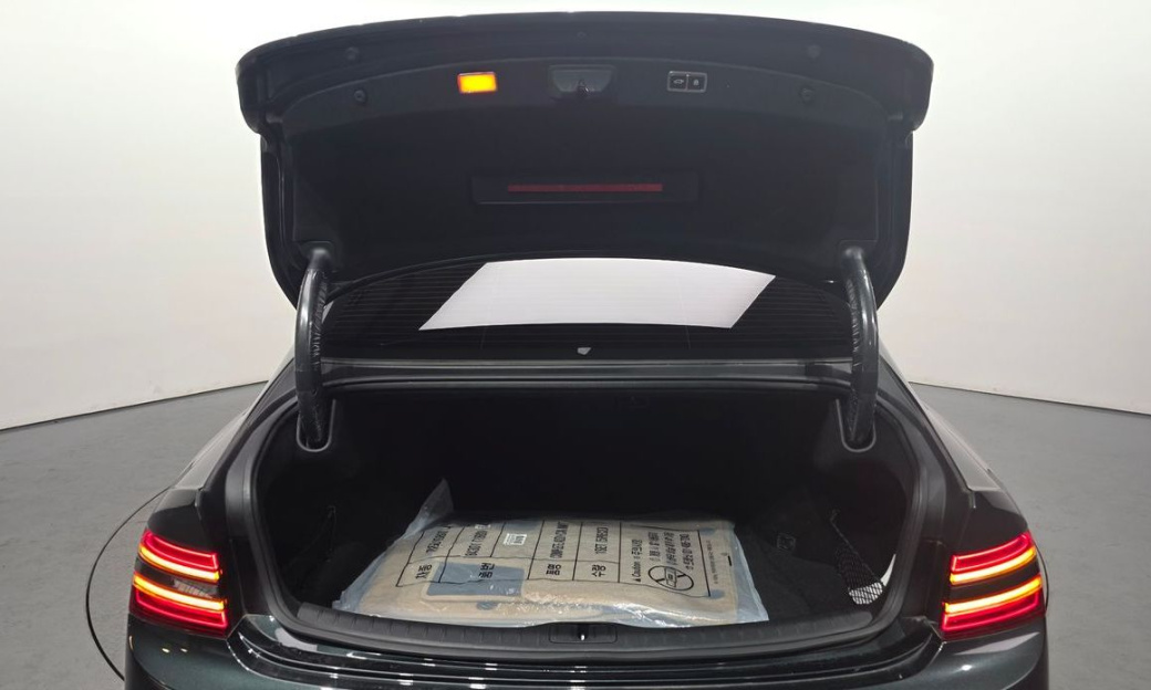 Genesis G80 Gasoline 2.5 Turbo 2WD, 2025