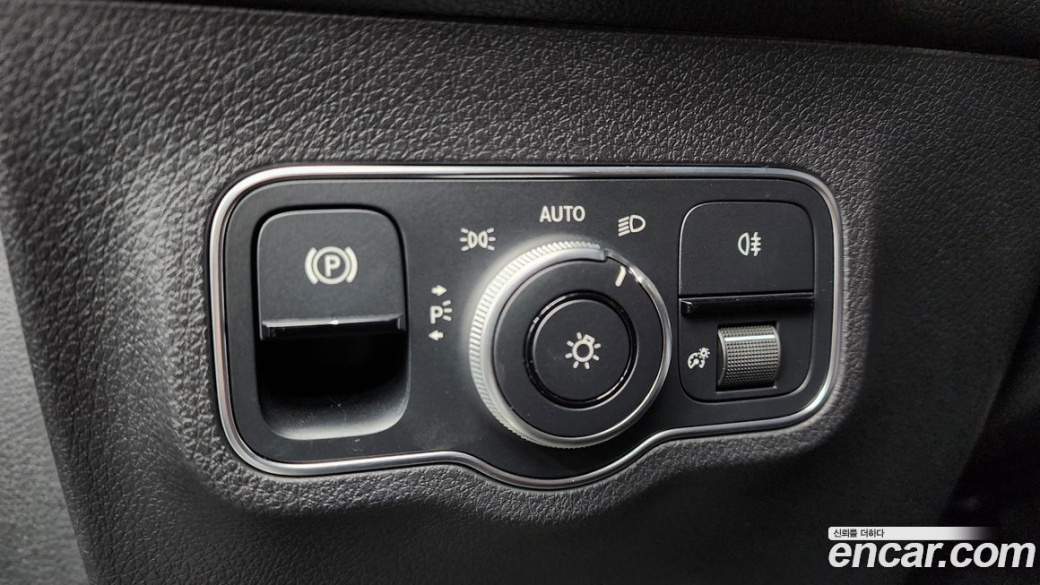 Mercedes-Benz GLB-Class GLB250 4MATIC, 2023