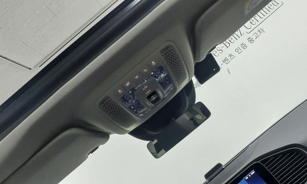 Mercedes-Benz GLE-Class GLE300d 4MATIC, 2025