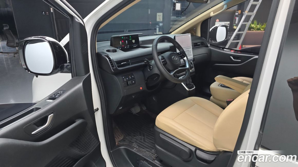 Hyundai Staria 2WD Camping Car, 2023