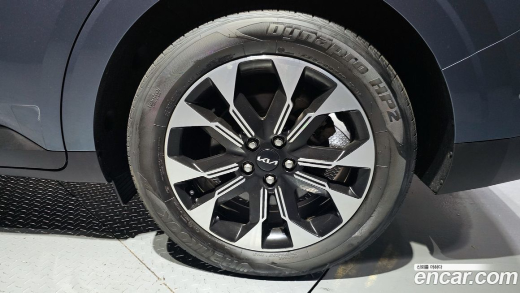 Kia Carnival 7-Seater Signature, 2023