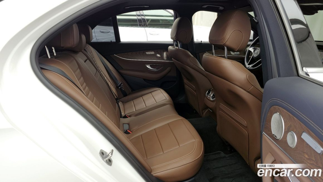 Mercedes-Benz E-Class E220d 4MATIC Exclusive, 2023