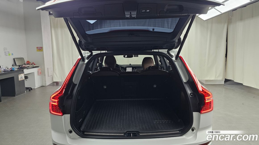 Volvo XC60 B6 Inscirtion, 2022