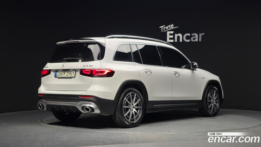 Mercedes-Benz GLB-Class AMG GLB35 4MATIC, 2021