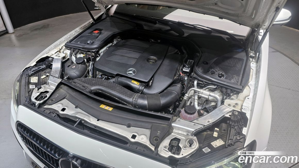 Mercedes-Benz E-Class E350 4MATIC Avantgarde, 2022