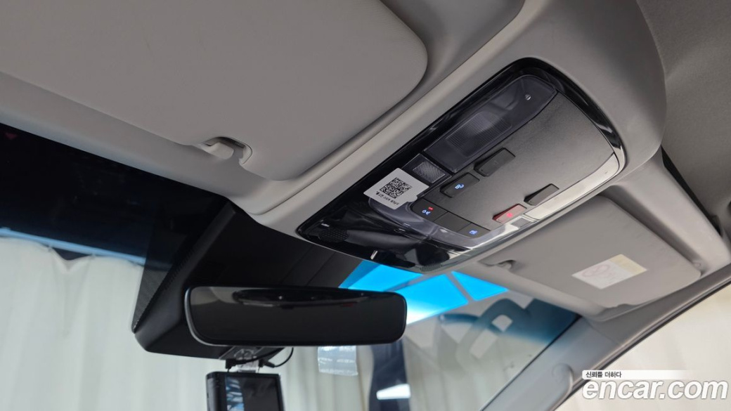 Hyundai Staria Tourer 11-Seater, 2025