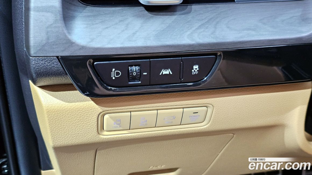 Kia Carnival 7-Seater Signature, 2023