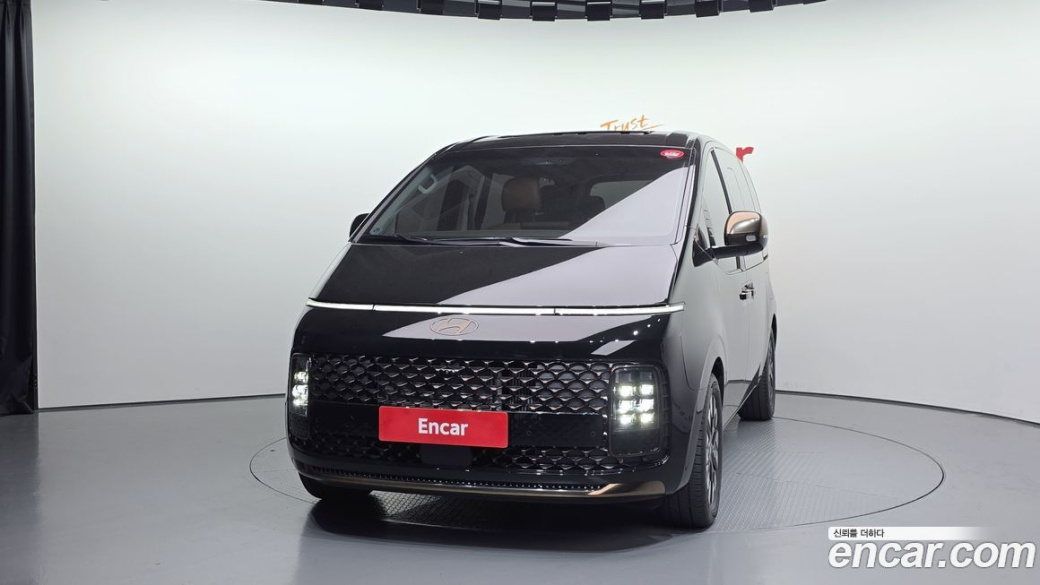 Hyundai Staria 4WD Lounge 9-Seater, 2025