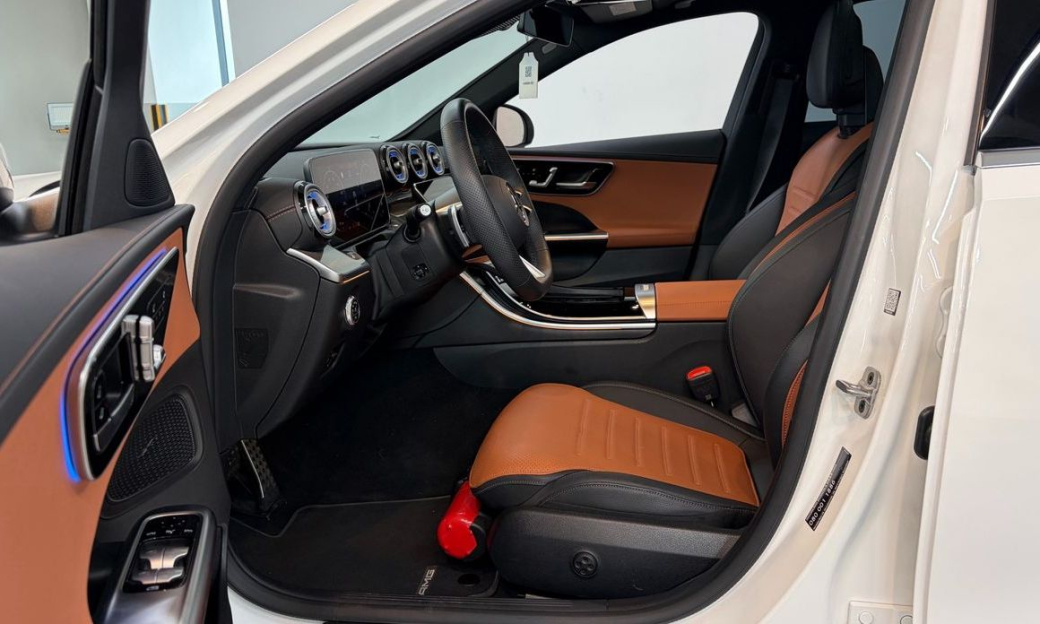 Mercedes-Benz C-Class C200 AMG Line, 2025