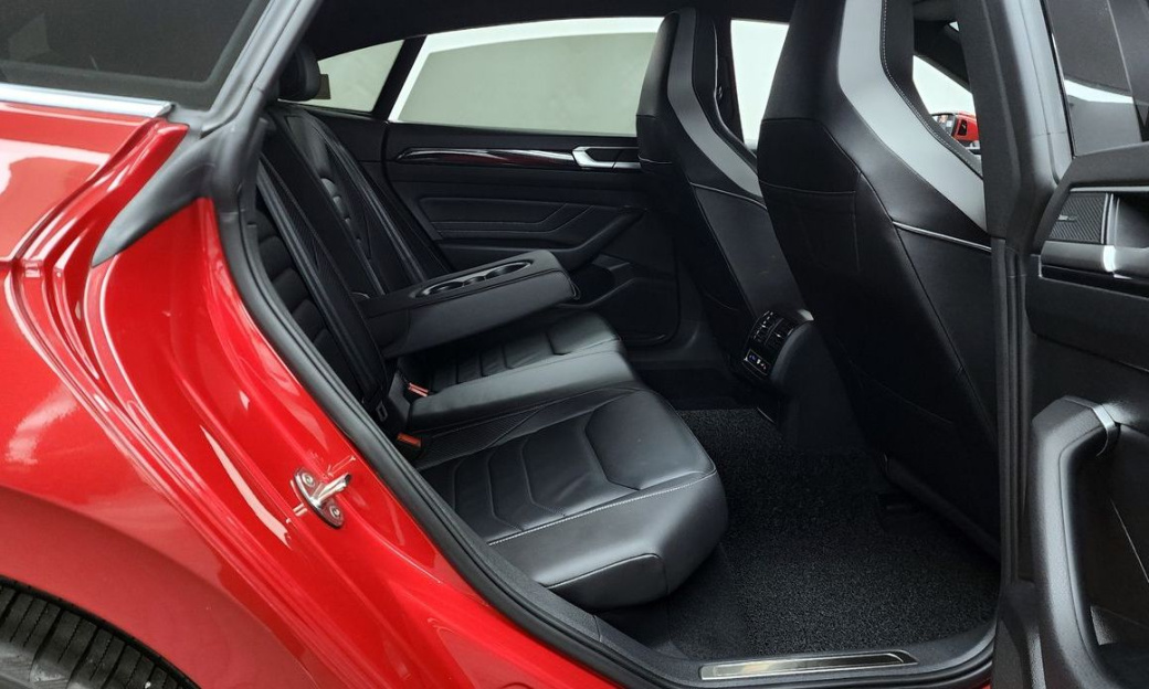 Volkswagen Arteon 2.0 TDI R-LIINE 4Motion, 2022