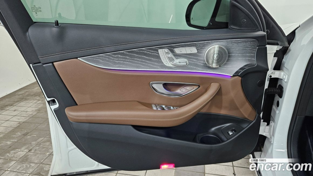 Mercedes-Benz E-Class E350 4MATIC Exclusive, 2023
