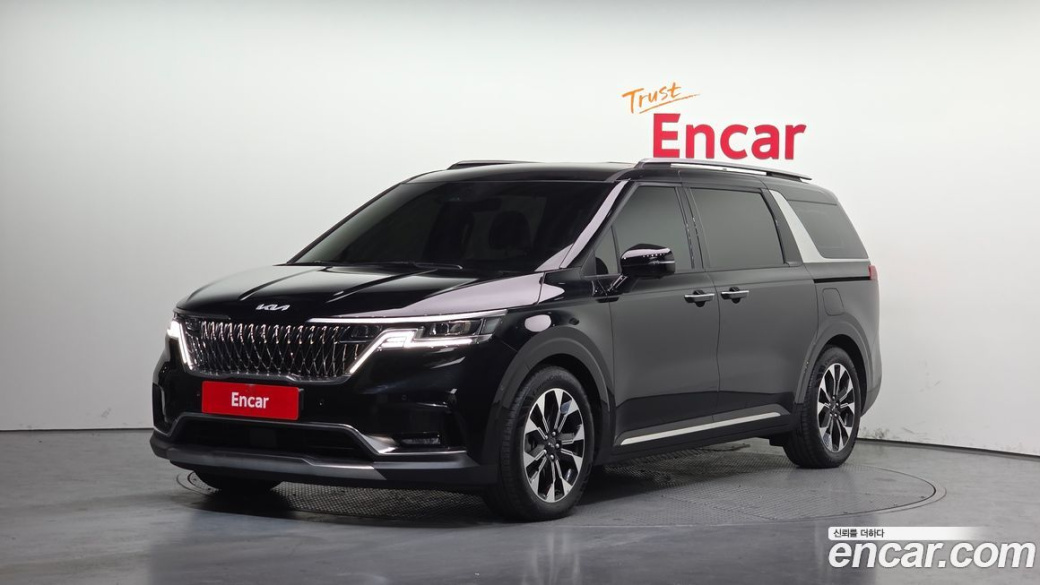 Kia Carnival 7-Seater Signature, 2023