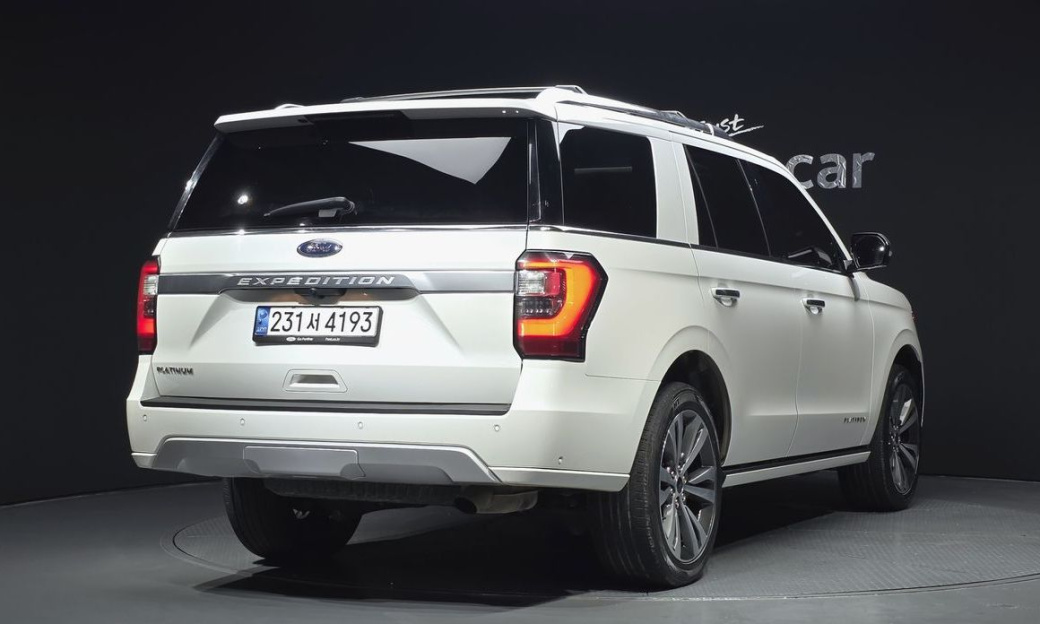 Ford Expedition Platinum 4WD, 2021