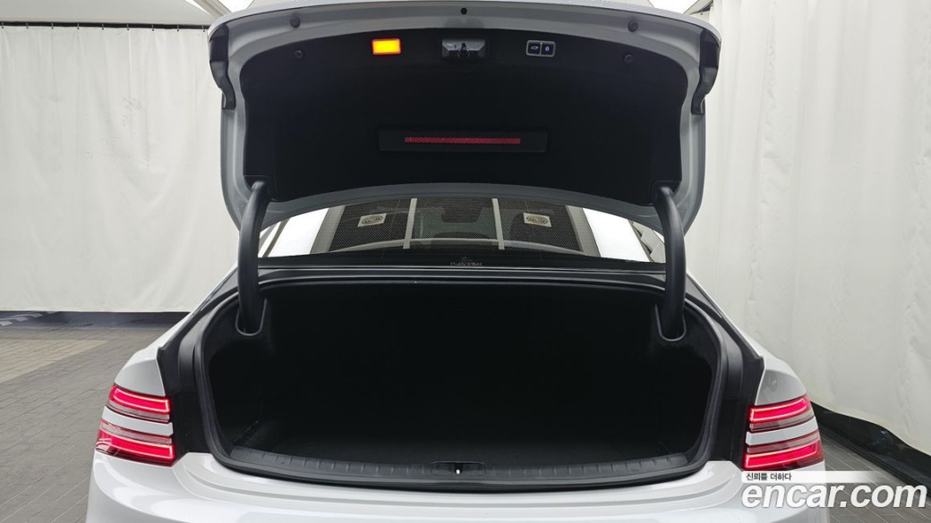 Genesis G80 Gasoline 2.5 Turbo AWD, 2025