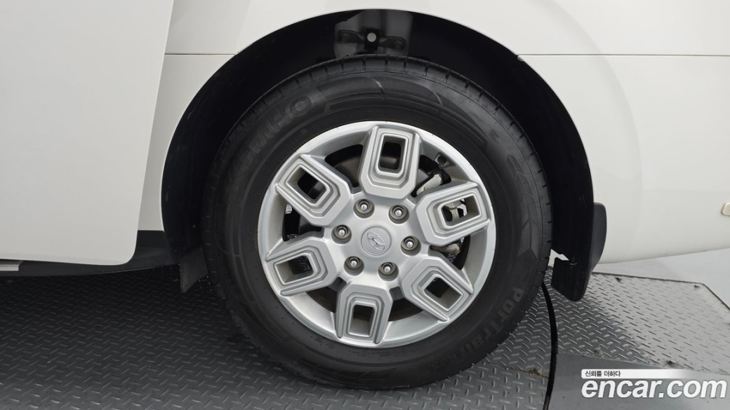 Hyundai Staria 2WD Camping Car, 2023