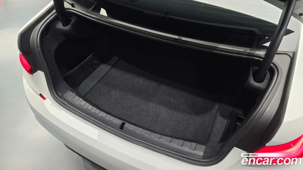 BMW 3-Series 320i M Sport, 2022