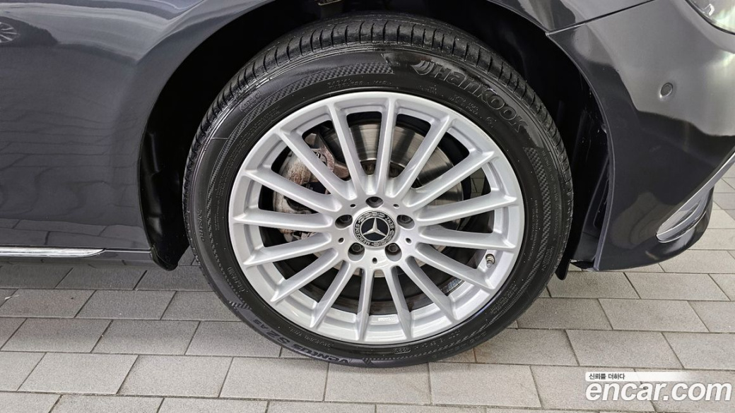 Mercedes-Benz E-Class E220d 4MATIC Exclusive, 2021