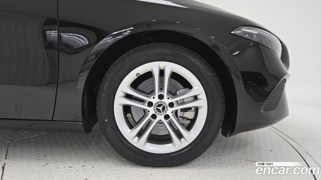 Mercedes-Benz A-Class A220 Hatchback, 2024