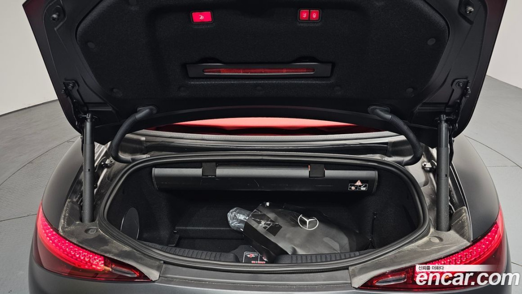Mercedes-Benz SL-Class AMG SL63 4MATIC+, 2024