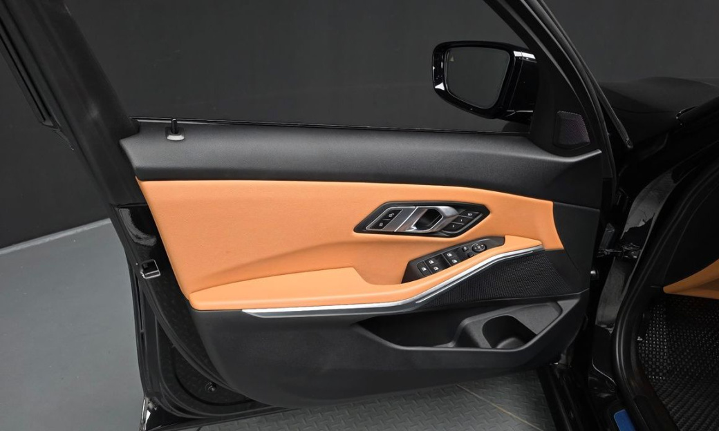 BMW 3-Series 320d, 2023