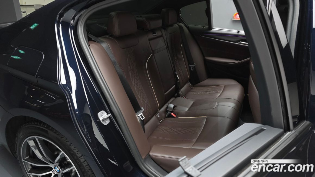 BMW 5-Series 523d M Sport, 2023