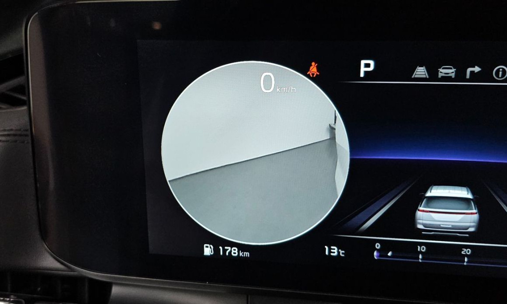 Kia Carnival 9-Seater Signature, 2023