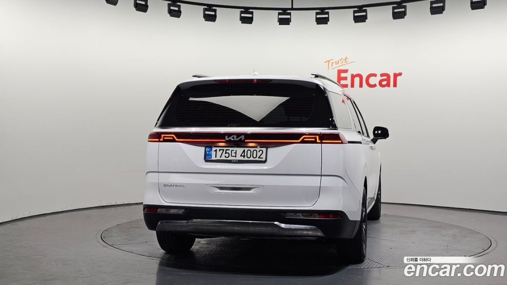 Kia Carnival 9-Seater Signature, 2023
