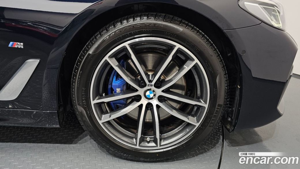 BMW 5-Series 520i M Sport, 2023