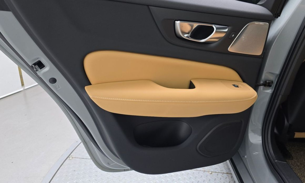 Volvo S60 B5 Ultimate Bright, 2024