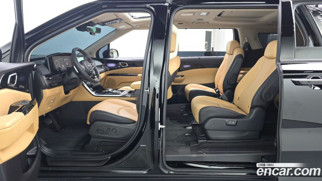 Kia Carnival 9-Seater Signature, 2023