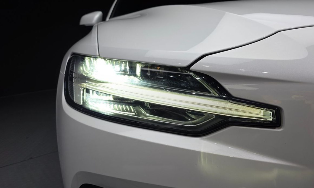Volvo S60 B5 Ultimate Bright, 2024