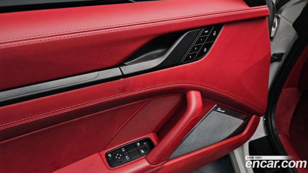Porsche 911 Carrera GTS, 2023