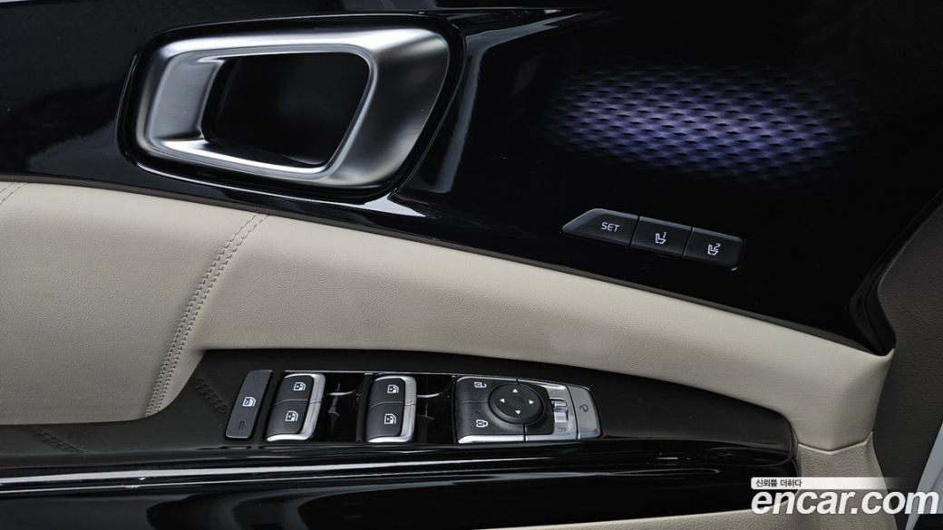 Kia Carnival 9-Seater Signature, 2023