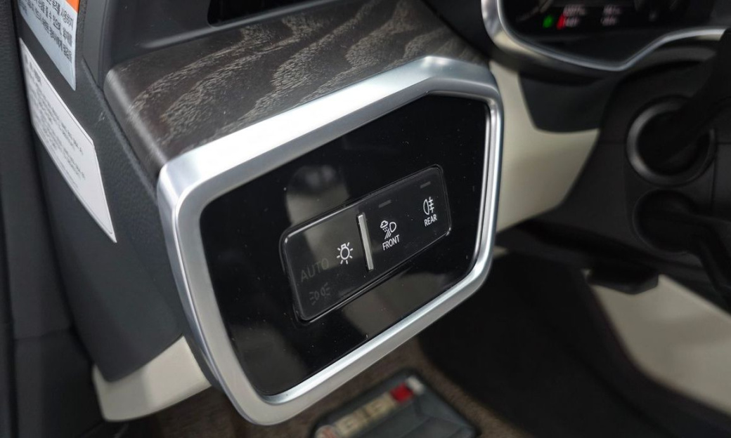 Audi A6 45 TFSI Quattro Premium, 2023