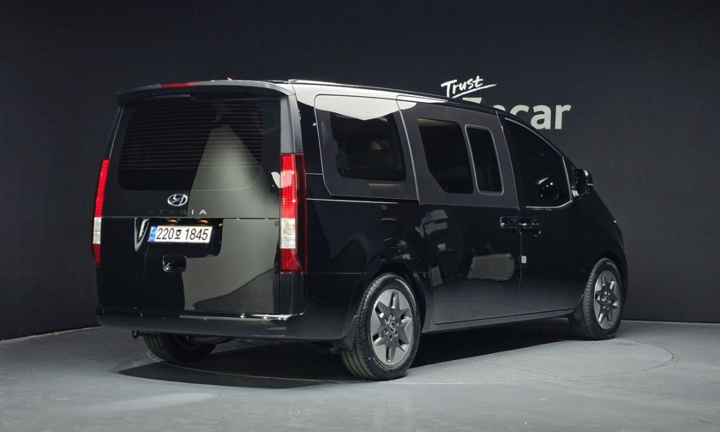 Hyundai Staria Tourer 9-Seater, 2023