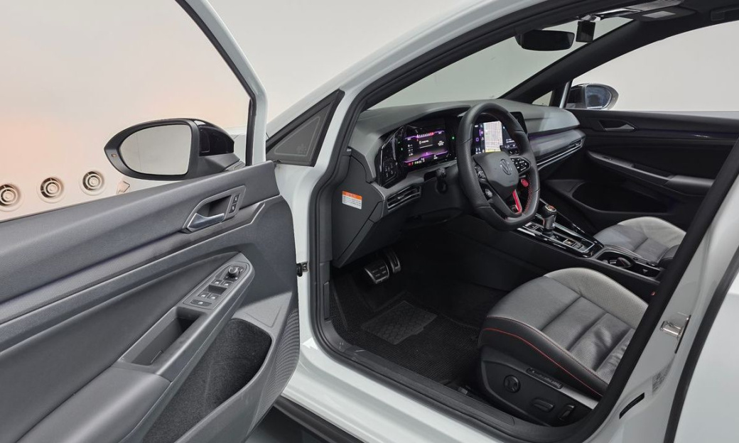 Volkswagen Golf 2.0 GTI, 2024