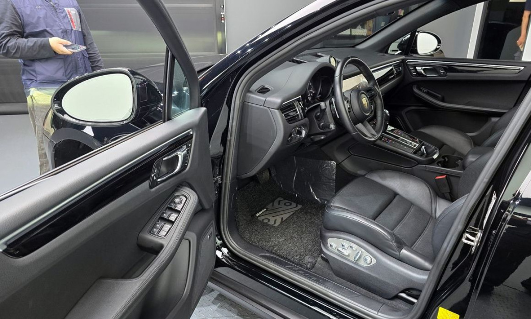 Porsche Macan 2.0, 2024