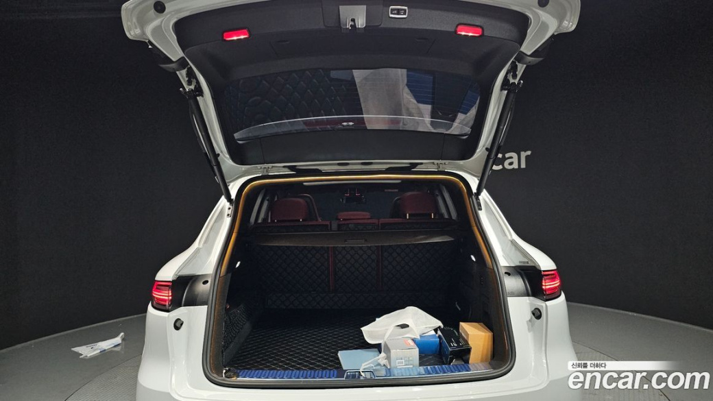 Porsche Cayenne 3.0 PLATINUM EDITION, 2023