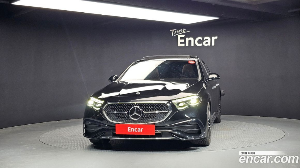 Mercedes-Benz E-Class E300 4MATIC AMG Line, 2024