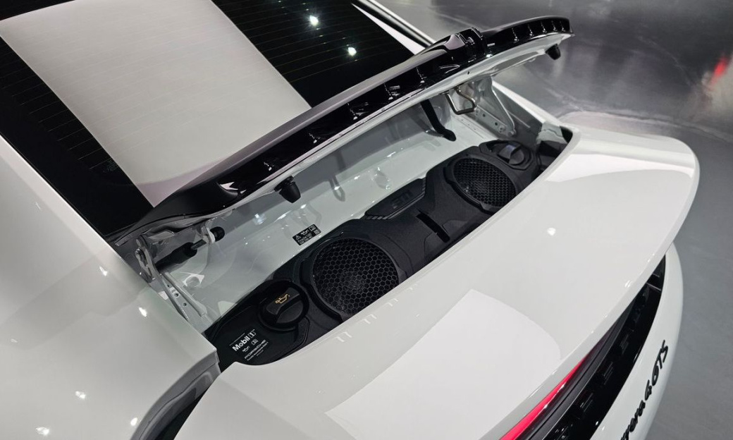 Porsche 911 Carrera 4 GTS, 2026