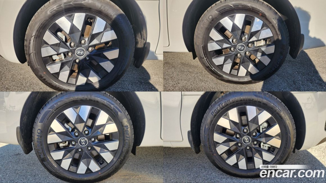 Hyundai Staria 4WD Lounge 9-Seater, 2025