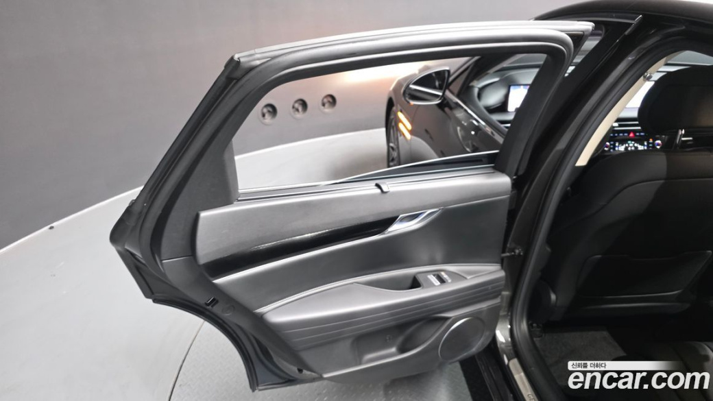 Genesis G80 Gasoline 2.5 Turbo AWD, 2025