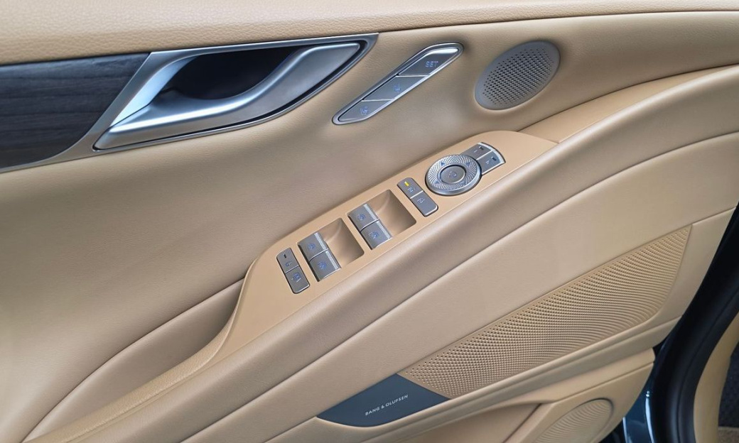 Genesis G80 Gasoline 2.5 Turbo AWD, 2025